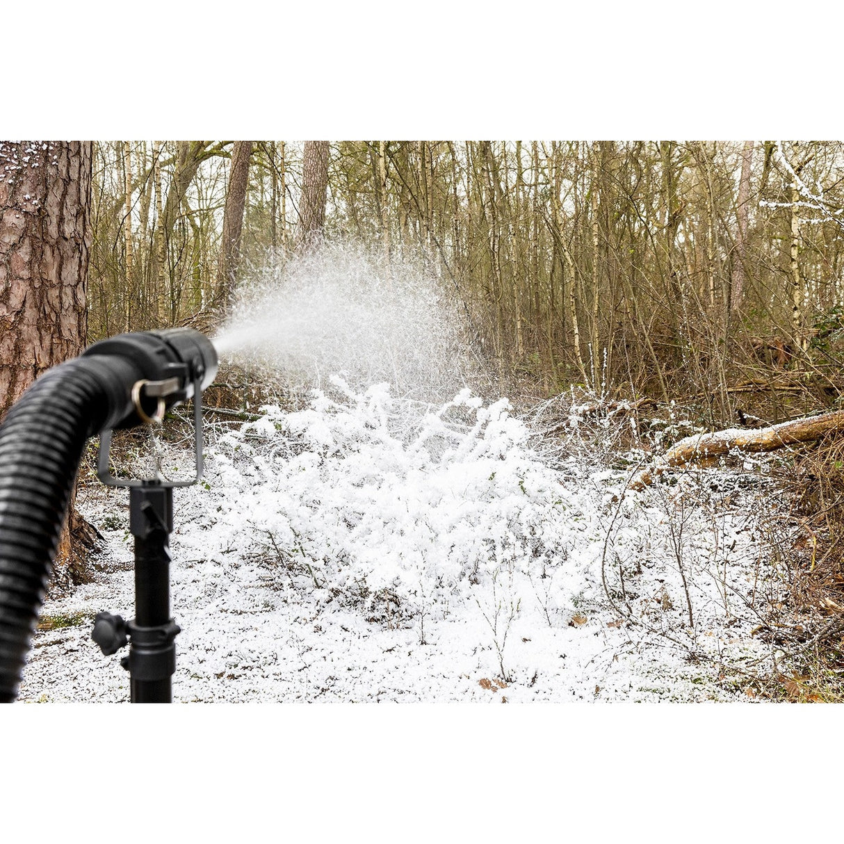 beamZ Pro SNOW 5000 Professionele Hoogvolume Sneeuwmachine met DMX – 20L Tank