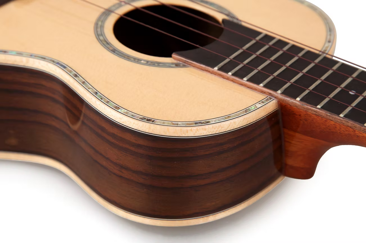 TOM 680 M Tenor Ukulele Massief Sparren met Walnoot en Esdoornbinding