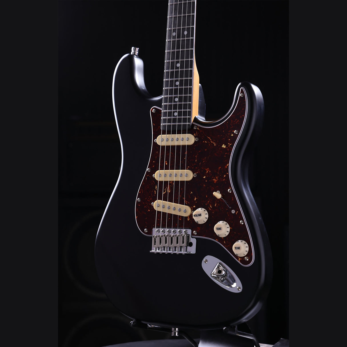 Patina PS-3 BK S-style Elektrische Gitaar SSS Alnico V Nitro Paulownia Body Roasted Maple Hals