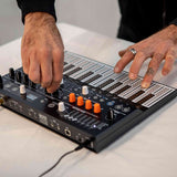Arturia MicroFreak – synthesizer met 25 touch-toetsen, parafonie, mod matrix en Plaits-engine