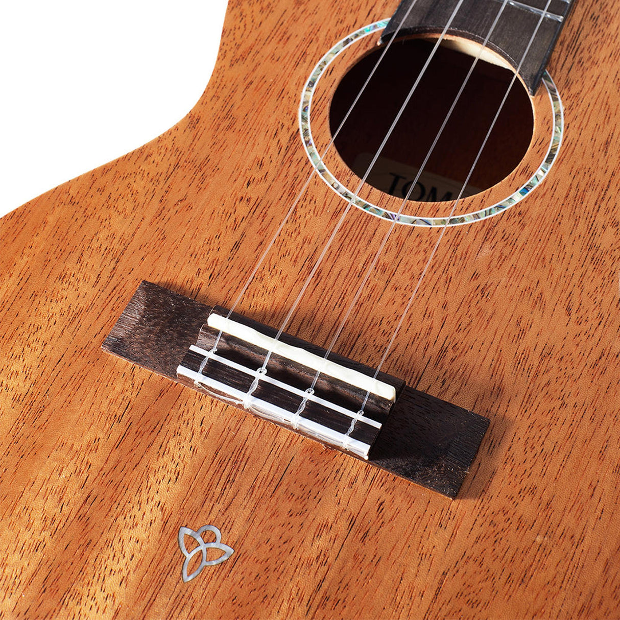 TOM T5 Tenor-Ukulele aus massivem Mahagoni mit kompensiertem Sattel und Deluxe-Koffer