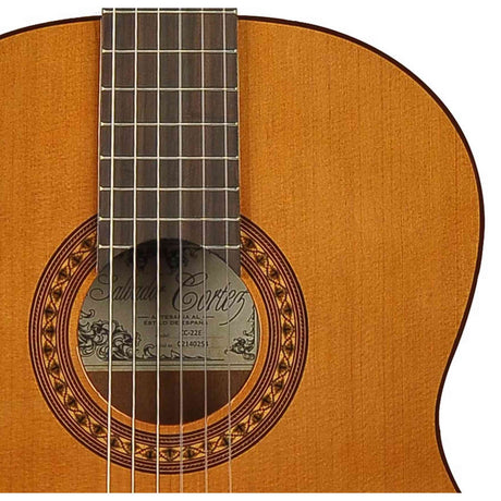 Salvador Cortez CC-22E – Klassieke gitaar met massief ceder bovenblad, sapele body en Fishman elektronica