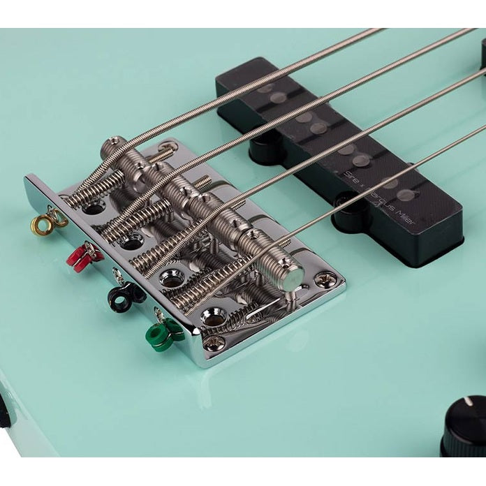 Sire U5 A4/MT Marcus Miller short scale basgitaar Mint Green