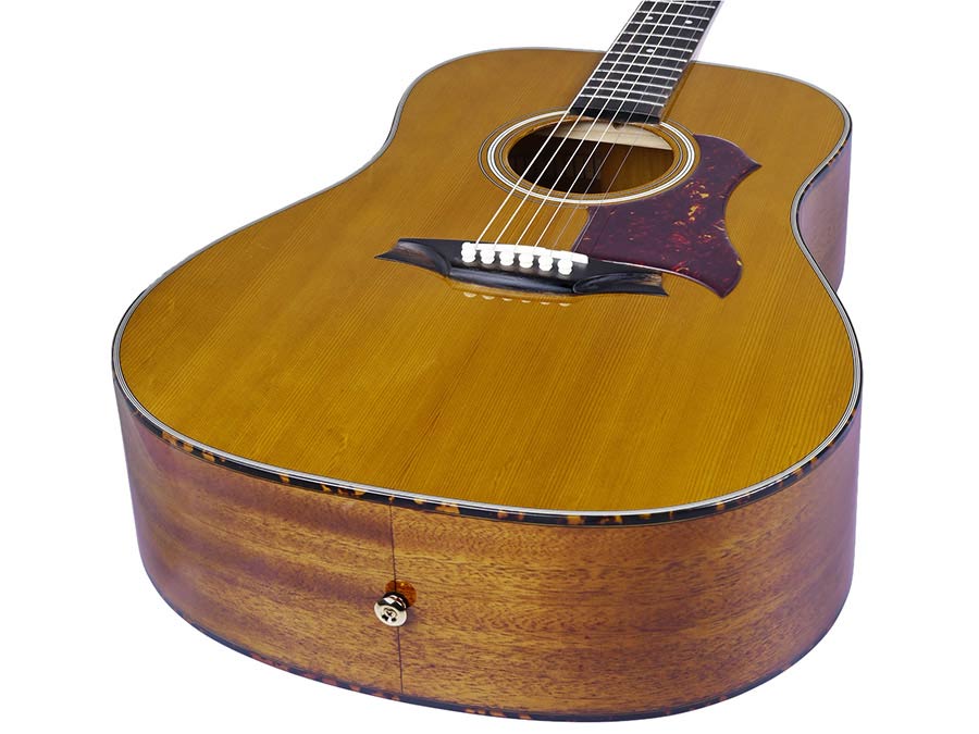 Bromo BAN1V Denali Series dreadnought gitaar, torified solid spruce top, mahogany body, natural gloss, heavy duty tas
