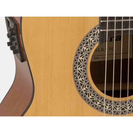 Admira ALBA-EC klassieke gitaar Oregon pine sapele okume purple heart walnoot cutaway EQ6