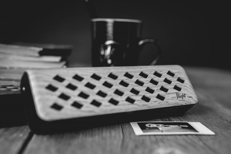 Flight ALMTINY6W Tiny6 2x3W tragbarer Ukulele-Verstärker – Walnuss