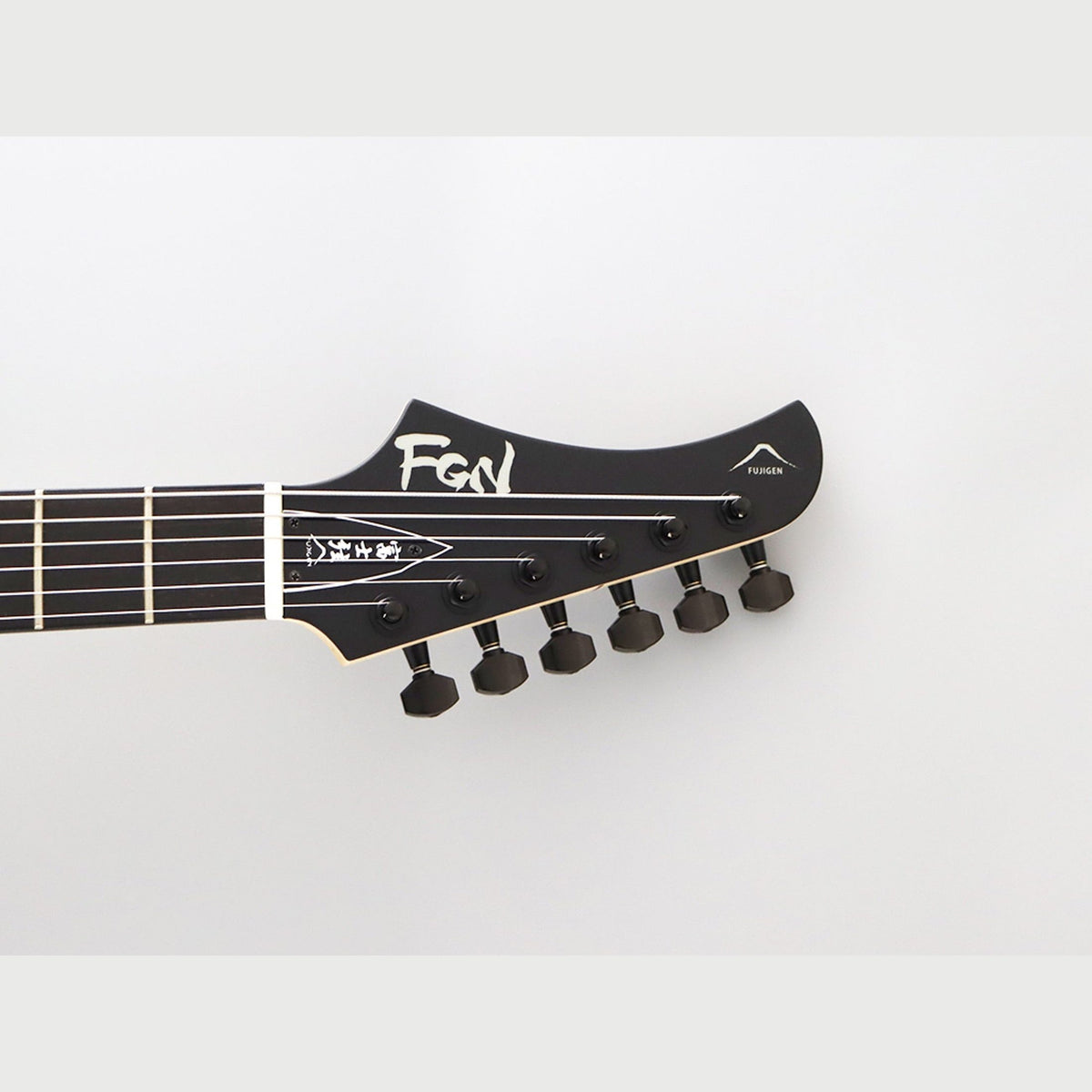 FGN J-Standard Mythic elektrische gitaar Open Pore Black Fishman Fluence