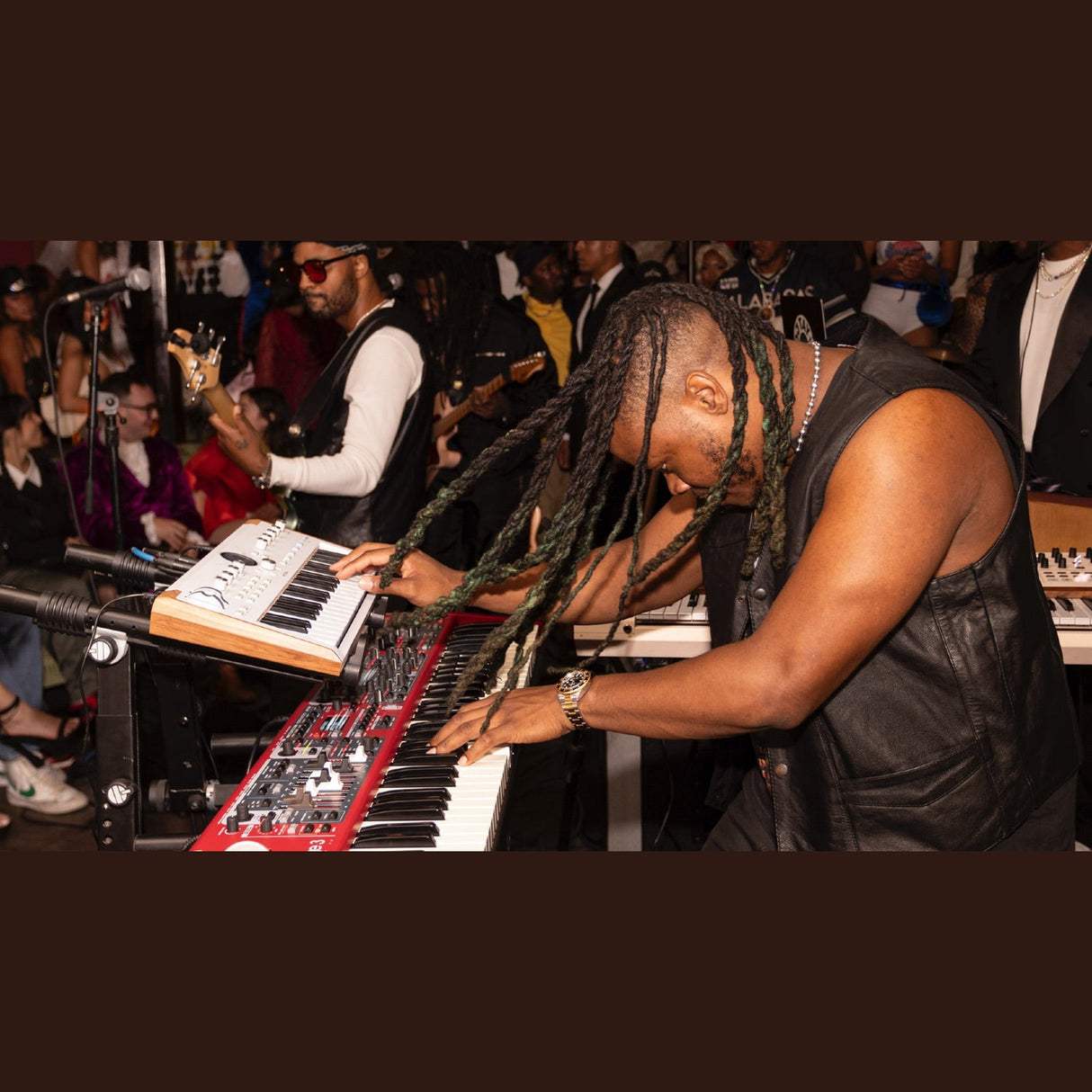 Arturia AstroLab 37 Stage-Keyboard mit 37 Tasten, Aftertouch und Standalone-Synthesizer-Engine