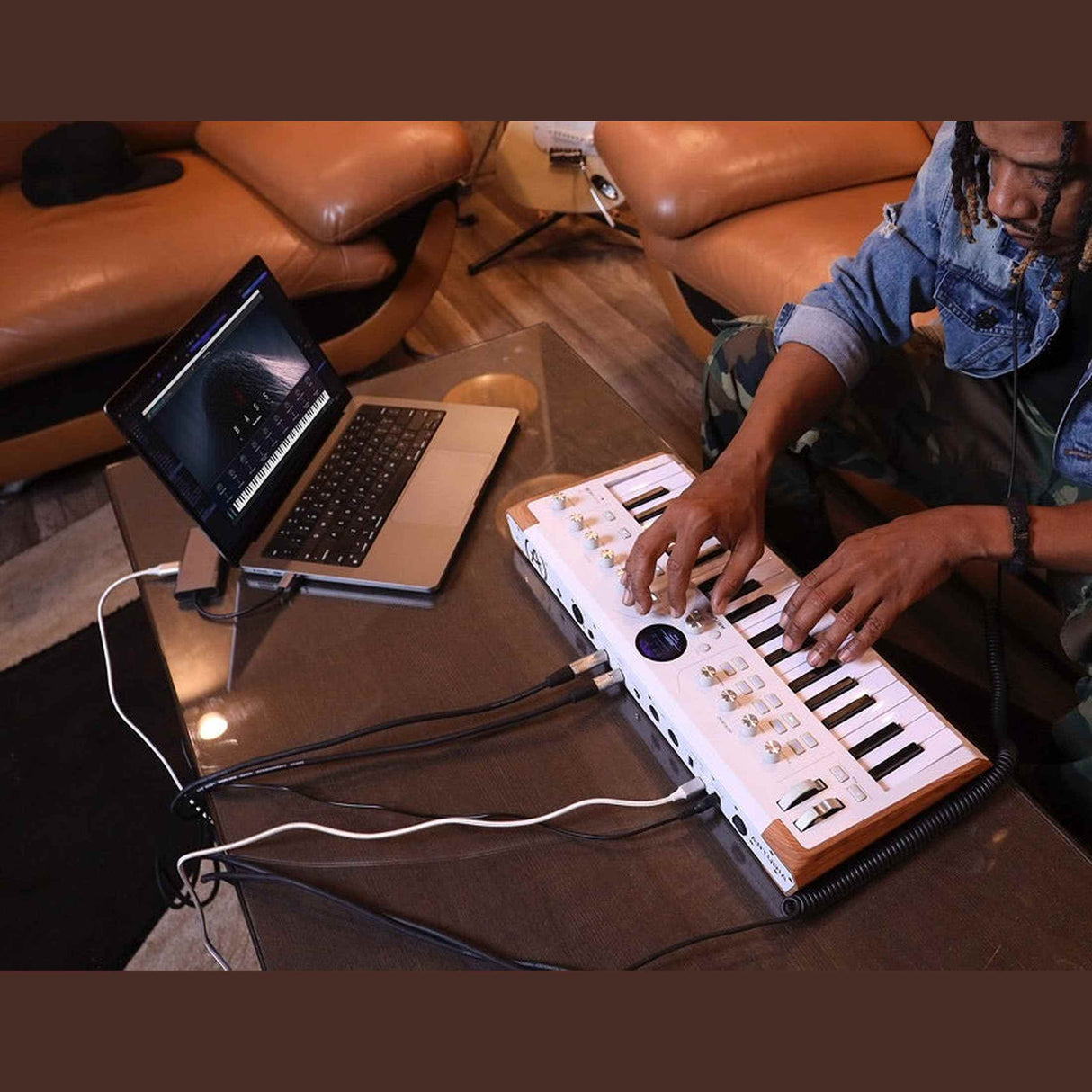 Arturia AstroLab 37 Stage-Keyboard mit 37 Tasten, Aftertouch und Standalone-Synthesizer-Engine