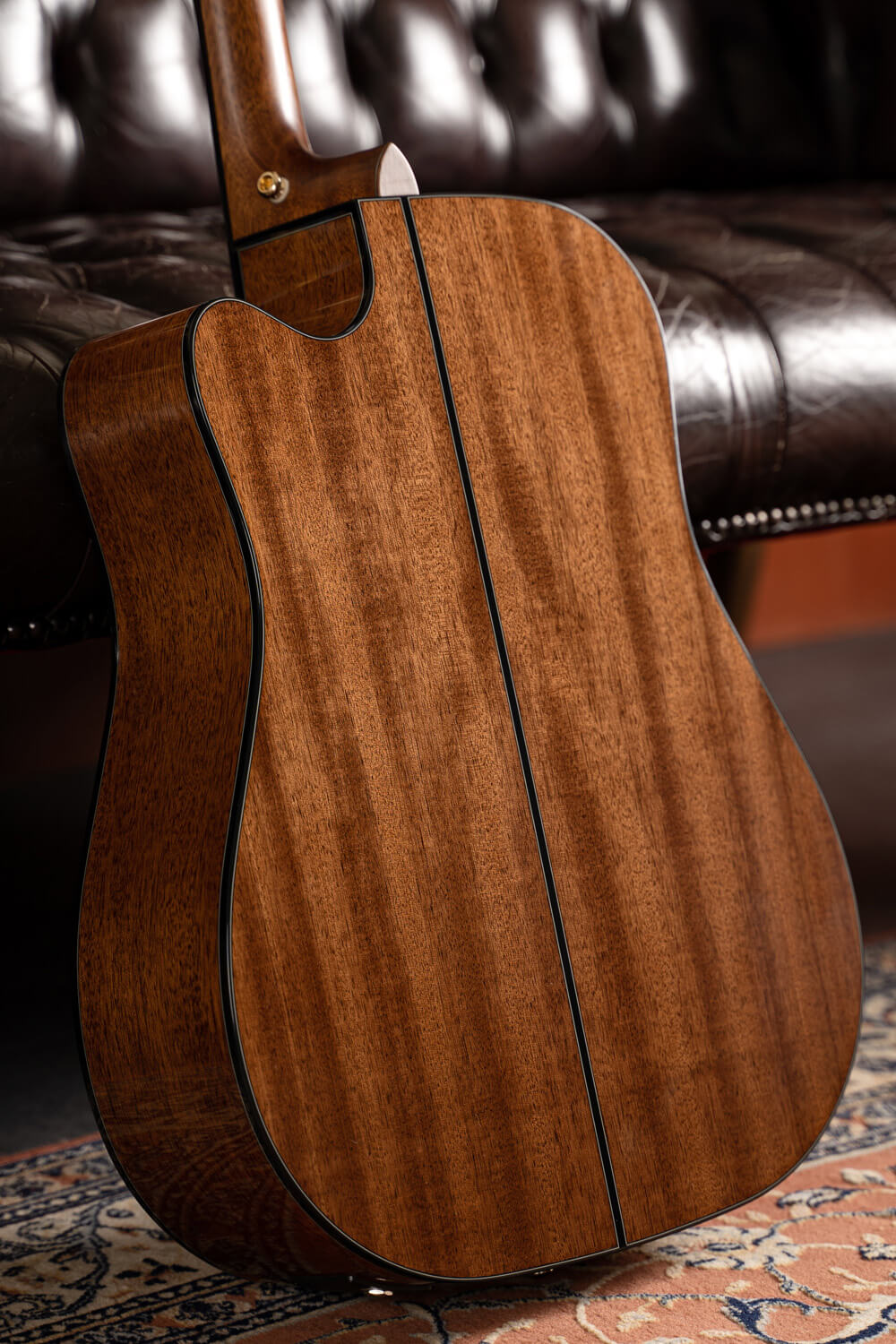 Cort Gold-DC6 – Massief Mahonie, Torrefied Sitka & Fishman Flex Blend